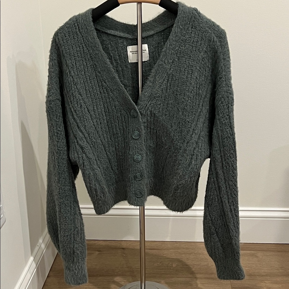 Abercrombie & Fitch Green Women's Cardigan Medium